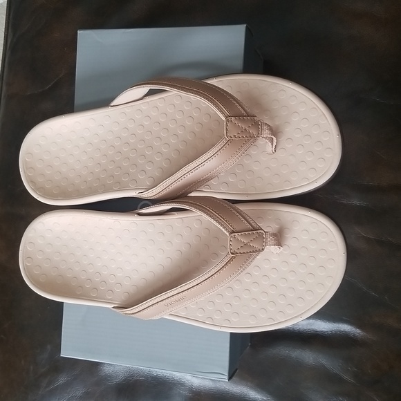 VIONIC Tide Flip Flops With Arch Support - Picture 2 of 14